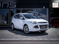 Ford Kuga - 1.5 Titanium Styling Pack|Nieuwe Disr|Camera|Keyless|Climate|Navi|Stoelverw|Half Leder