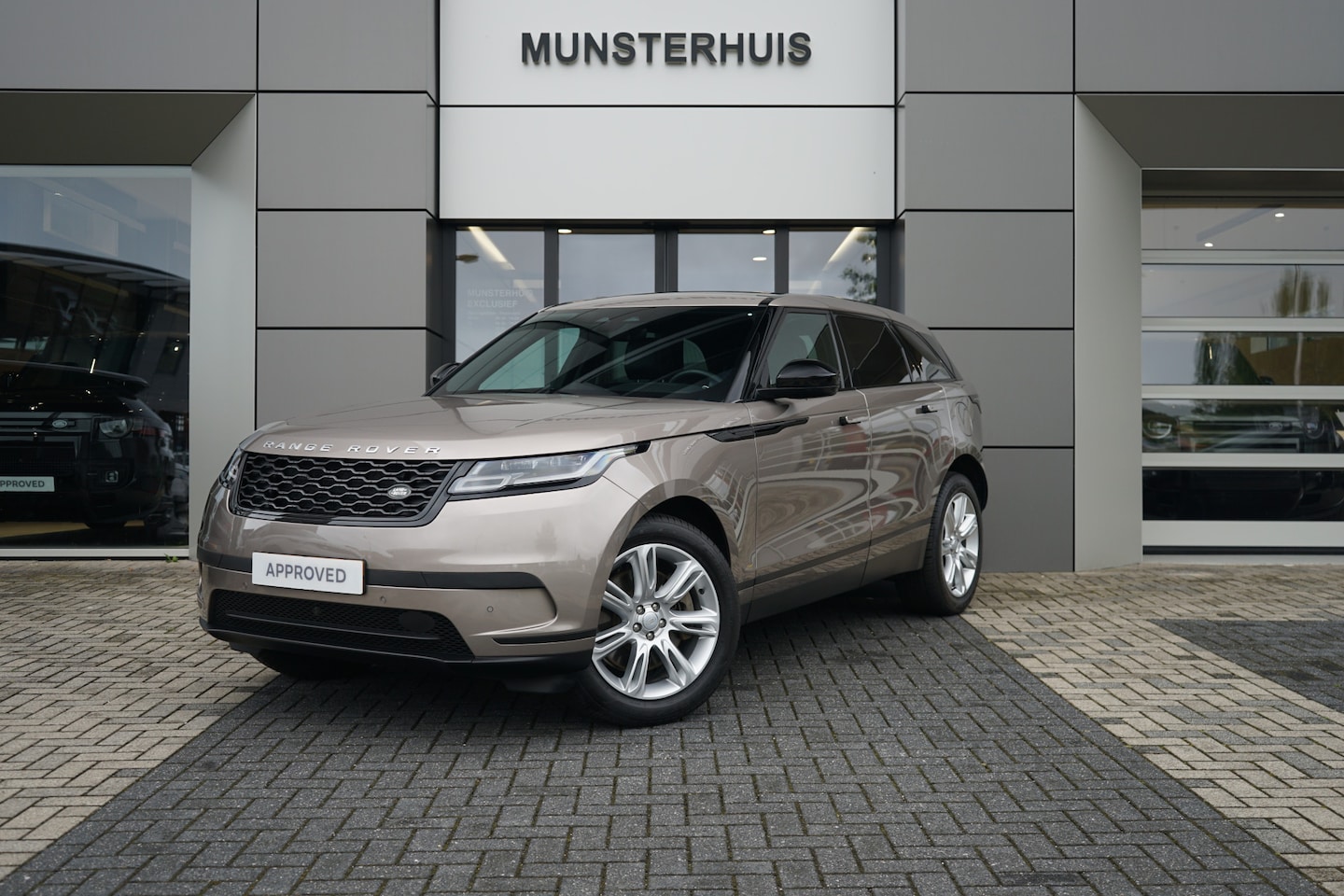 Land Rover Range Rover Velar - 2.0 P400e S | Voorstoelen verwarmd | Schuif/Kantel dak | - AutoWereld.nl
