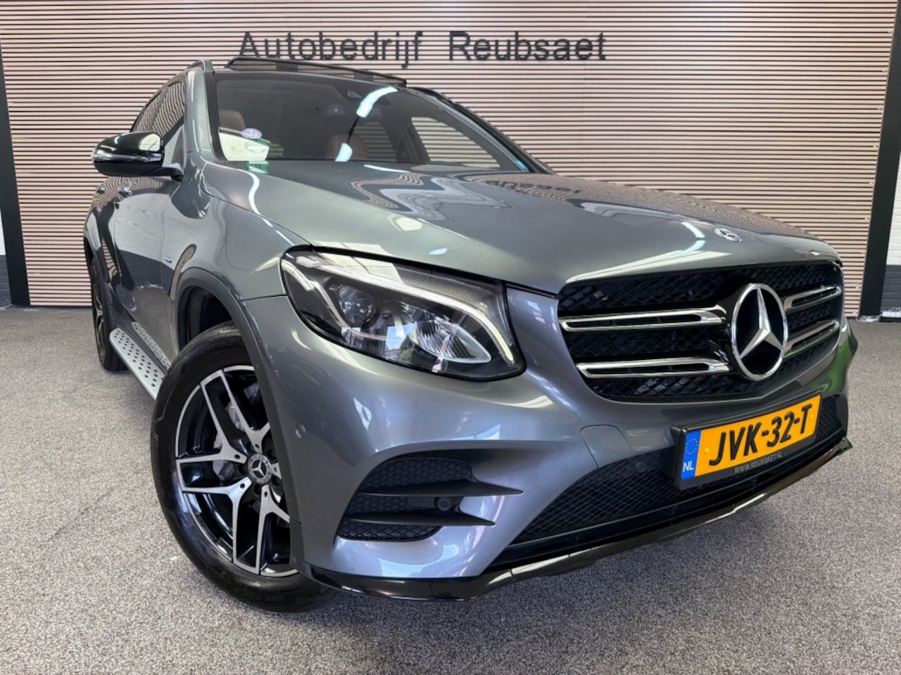 Mercedes-Benz GLC-klasse - 350E 4Matic AMG-Line Panodak Leder Keyless Trekhaak Camera Incl 12Mnd Garantie - AutoWereld.nl