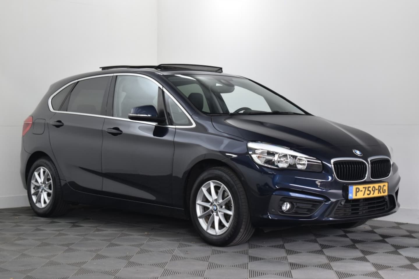 BMW 2-Serie - 216I 100PK HIGH EXECUTIVE - AutoWereld.nl
