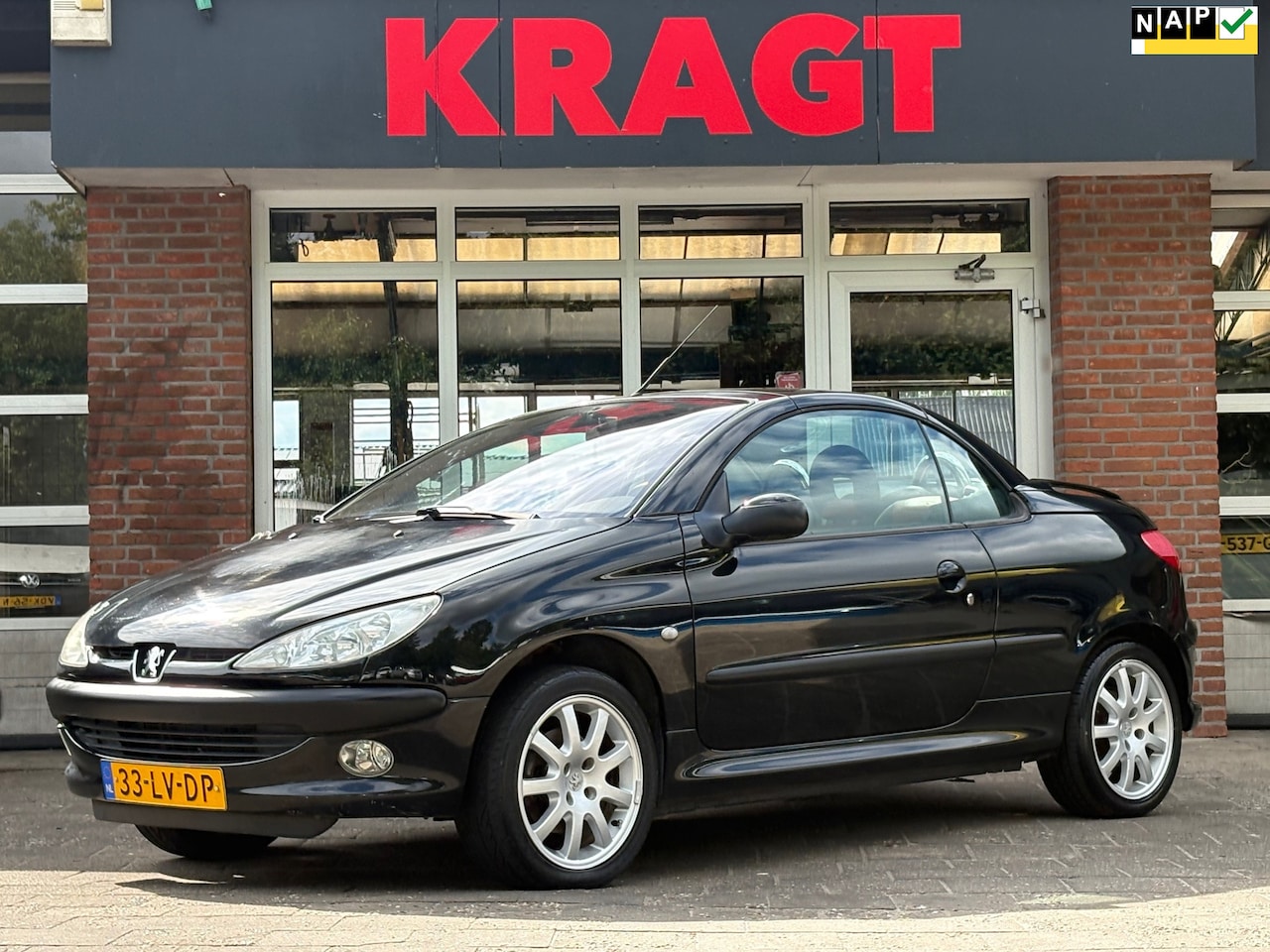 Peugeot 206 CC - 1.6-16V / abrio / airco - AutoWereld.nl