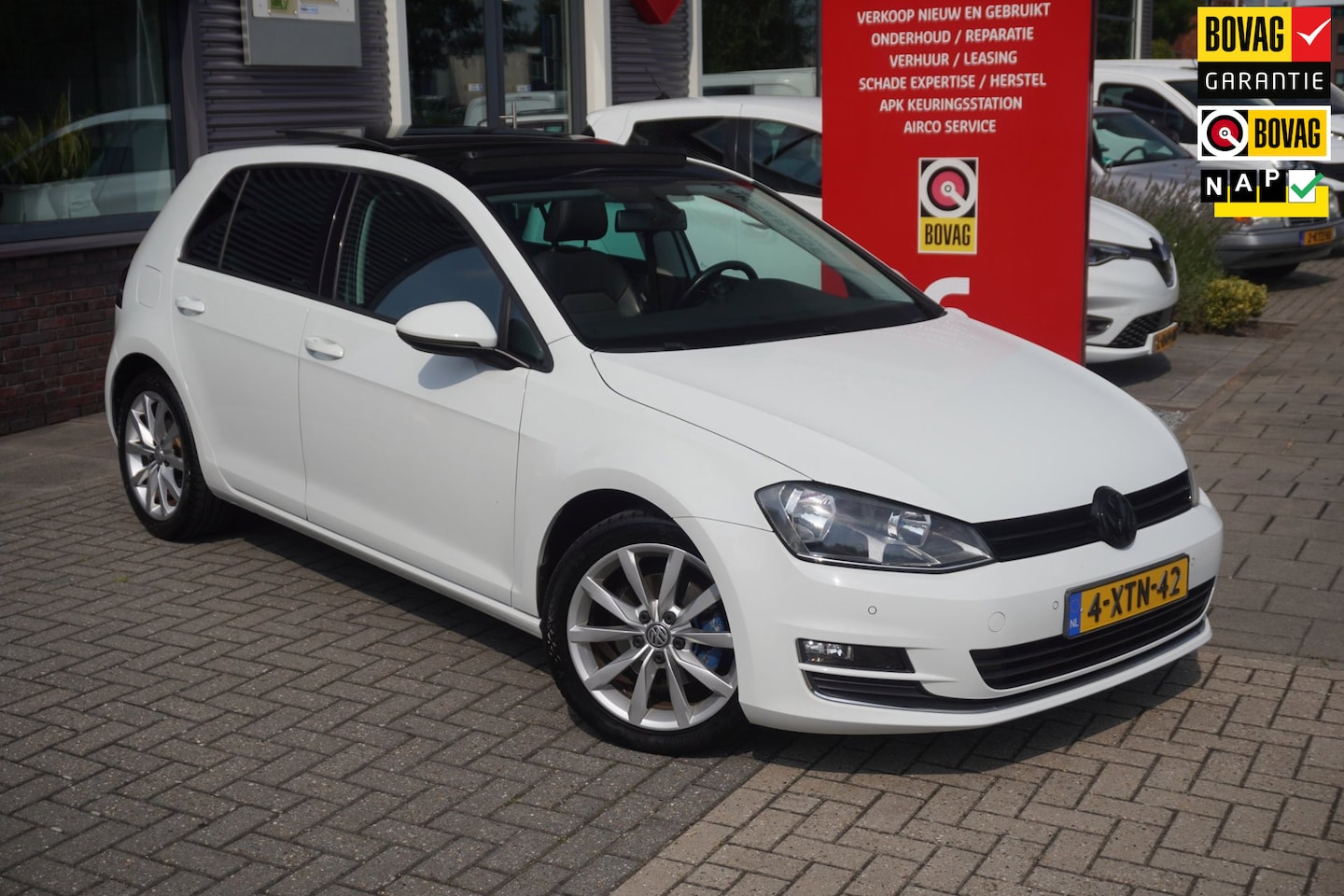Volkswagen Golf - 1.4 TSI ACT Business Edition DSG / Pano / Massage / Camera / Stoelverwarming - AutoWereld.nl