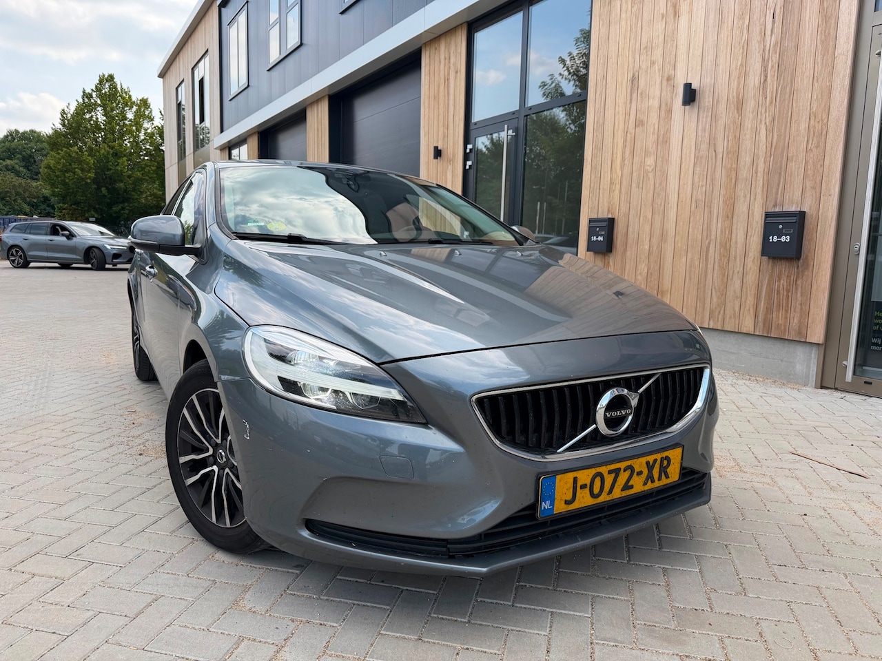 Volvo V40 - 2.0 D2 Nordic+ (bj 2017) FULL-LED|CLIMA|PDC|LMV! - AutoWereld.nl
