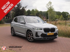 BMW X3 - xDrive30e Business Edition Plus | M-Pakket | Trekhaak | Panoramadak | Maxton Design Pakket