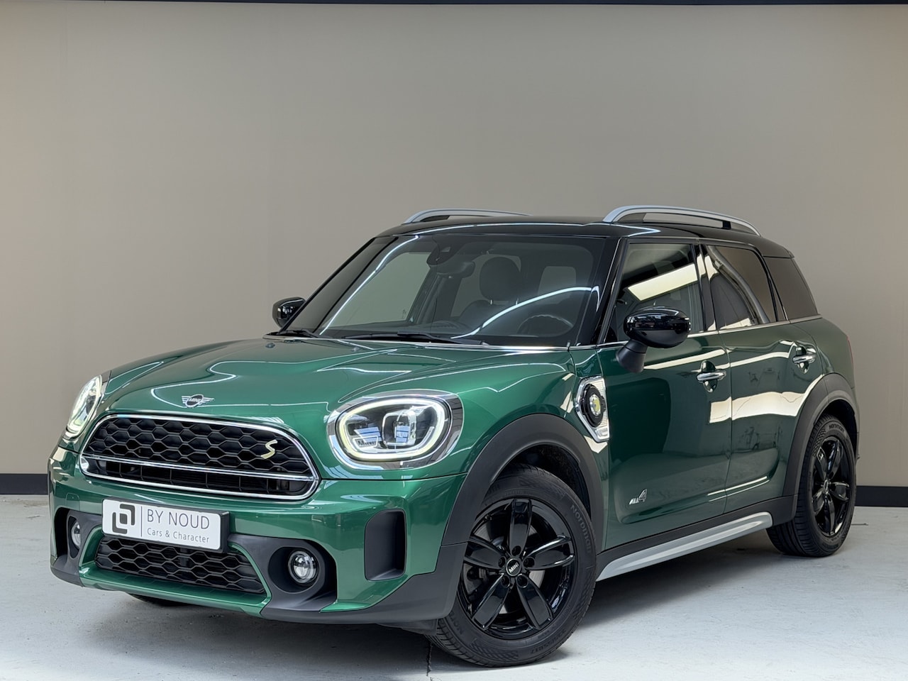 MINI Countryman - 1.5 Cooper S E ALL4 Chili, 220Pk, 2020, 2de eigenaar, Apple caprlay, Facelift, Climate con - AutoWereld.nl