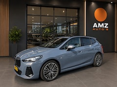 BMW 2-serie Active Tourer - 218i M-Pakket CAMERA|LEER|DODEHOEK|STOELVERWARMING|KEYLESS|LED KOPLAMPEN|CARPLAY|ELEKTRISC
