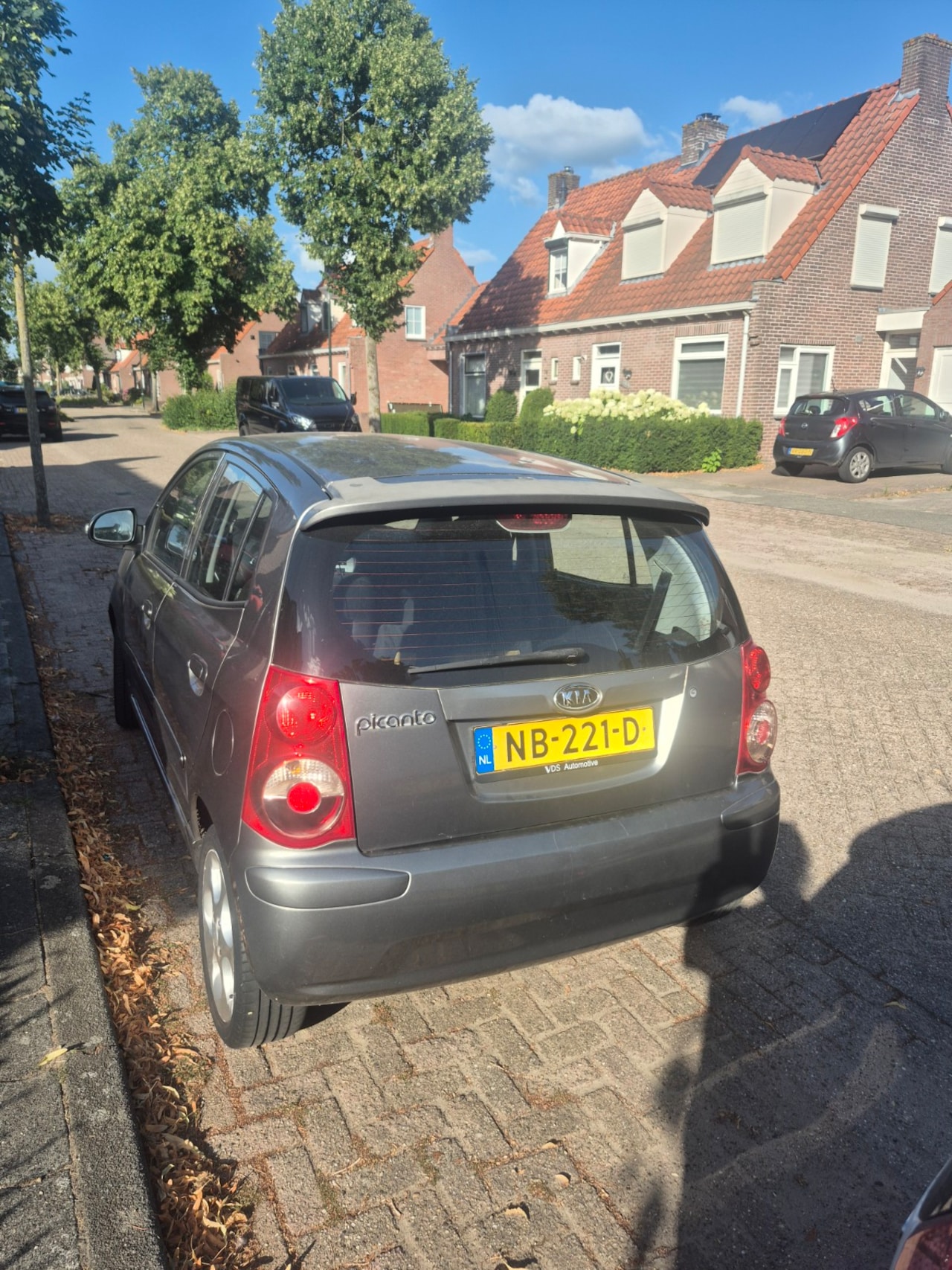 Kia Picanto - 1.1 X-clusive Bruin/grijs geen werkende airco - AutoWereld.nl