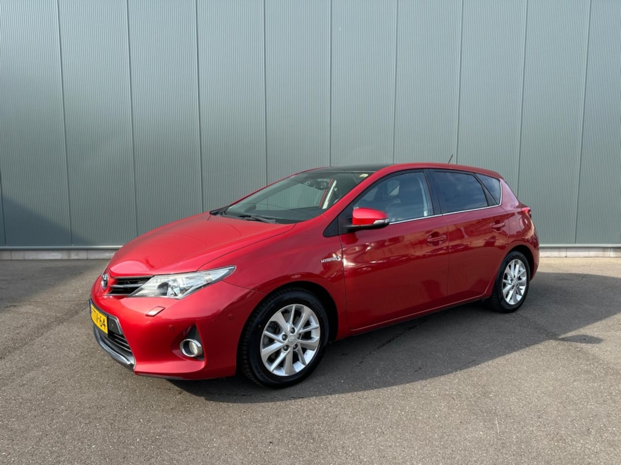 Toyota Auris - 1.8 Hybrid Lease+ PANORMADAK | TREKHAAK | BOEKJE ! - AutoWereld.nl
