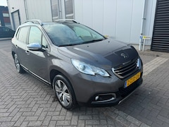 Peugeot 2008 - 1.2 PureTech Style PANO NAVI AIRCO CRUISE