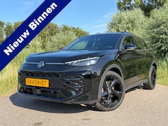 Volkswagen T-Roc - 1.5 eTsi R-Line First Edition / BTW Auto / Automaat / 20"LM Velgen / Camera / Panorama dak