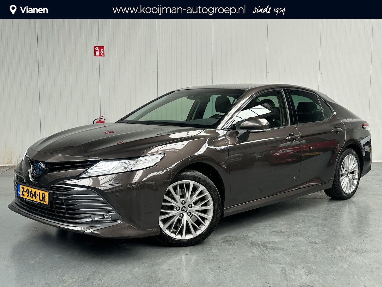 Toyota Camry - 2.5 Hybrid Premium 2.5 Hybrid Premium - AutoWereld.nl
