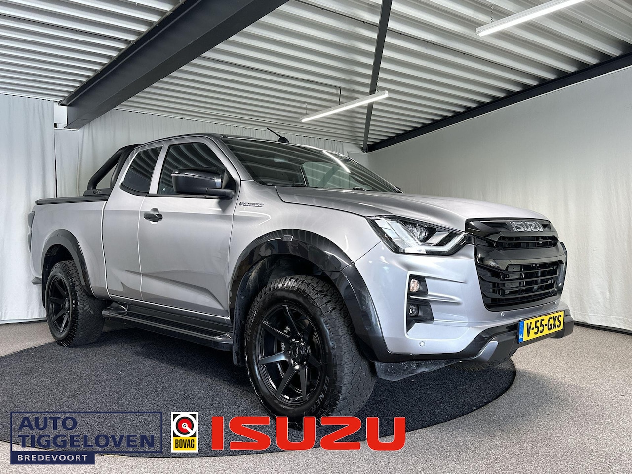 Isuzu D-Max - 1.9 Extended Cab V-Cross Automaat | 3500KG Trekgewicht - AutoWereld.nl
