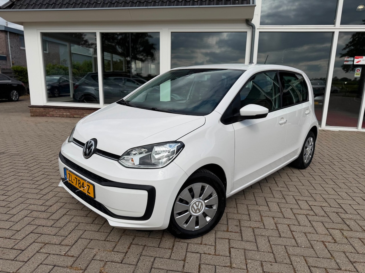 Volkswagen Up! - 1.0 move up/ Camera/ Airco/Nieuw beurt/ Nieuw APK - AutoWereld.nl