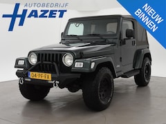 Jeep Wrangler - 4.0i 6-CILINDER 4X4 SOFTTOP SAHARA | AIRCO | ALL TERRAIN BANDEN | ORIG. NL