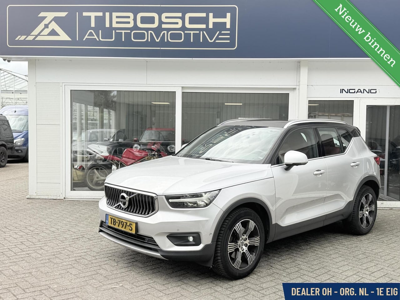 Volvo XC40 - 2.0 T5 AWD Inscription BTW 360 gr Cam Pano Leder - AutoWereld.nl