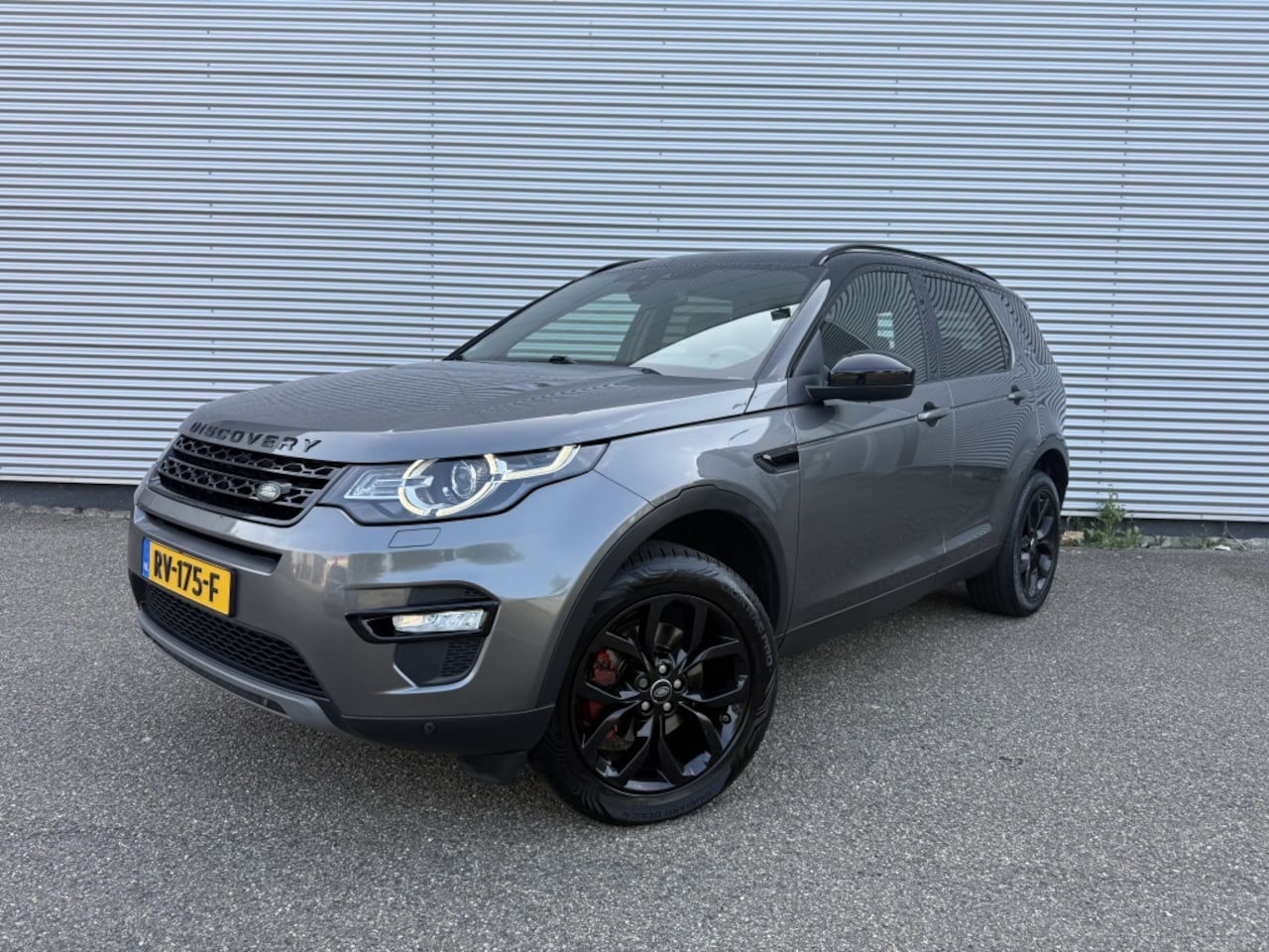 Land Rover Discovery Sport - 2.0 TD4 UrbSer SE Dy NAP Automaat Pano trekhaak MERDIAN audio Leer - AutoWereld.nl