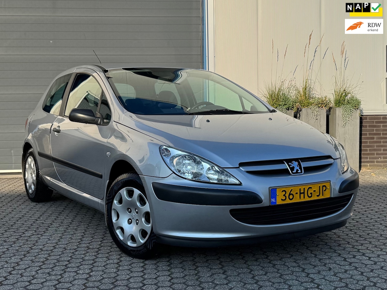 Peugeot 307 - 1.6-16V XR | 1e eigenaar | Trekhaak | CPV | Elek ramen | APK - AutoWereld.nl