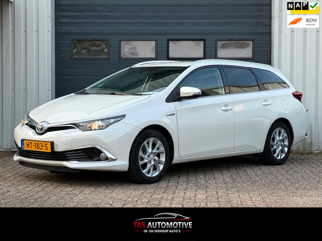 Toyota Auris Touring Sports - 1.8 Hybrid Executive 2e EIG/LEER - AutoWereld.nl