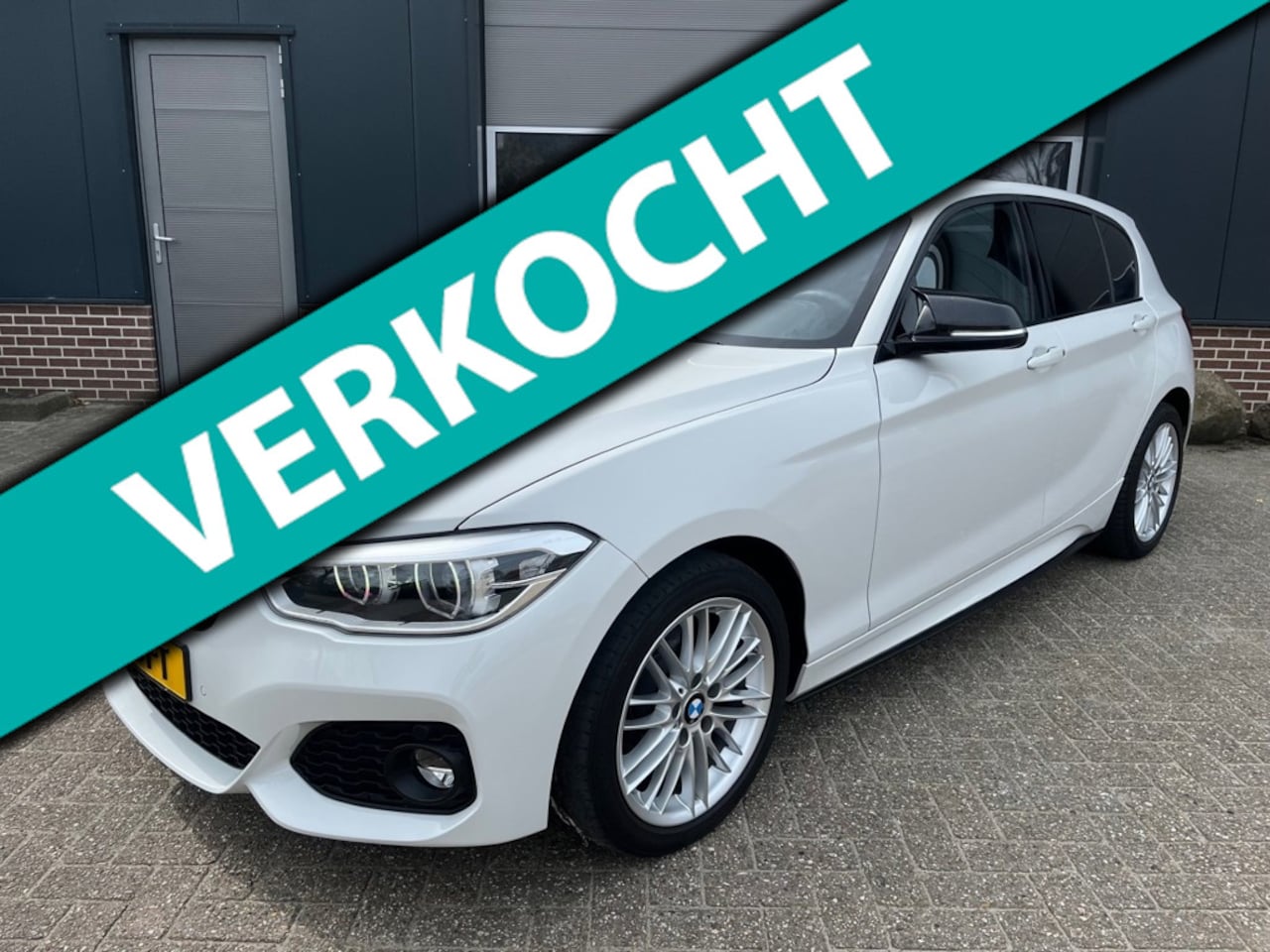 BMW 1-serie - 118i M Sport Edition-Carplay-Stoelverwarming-Schuifkantel dak! - AutoWereld.nl