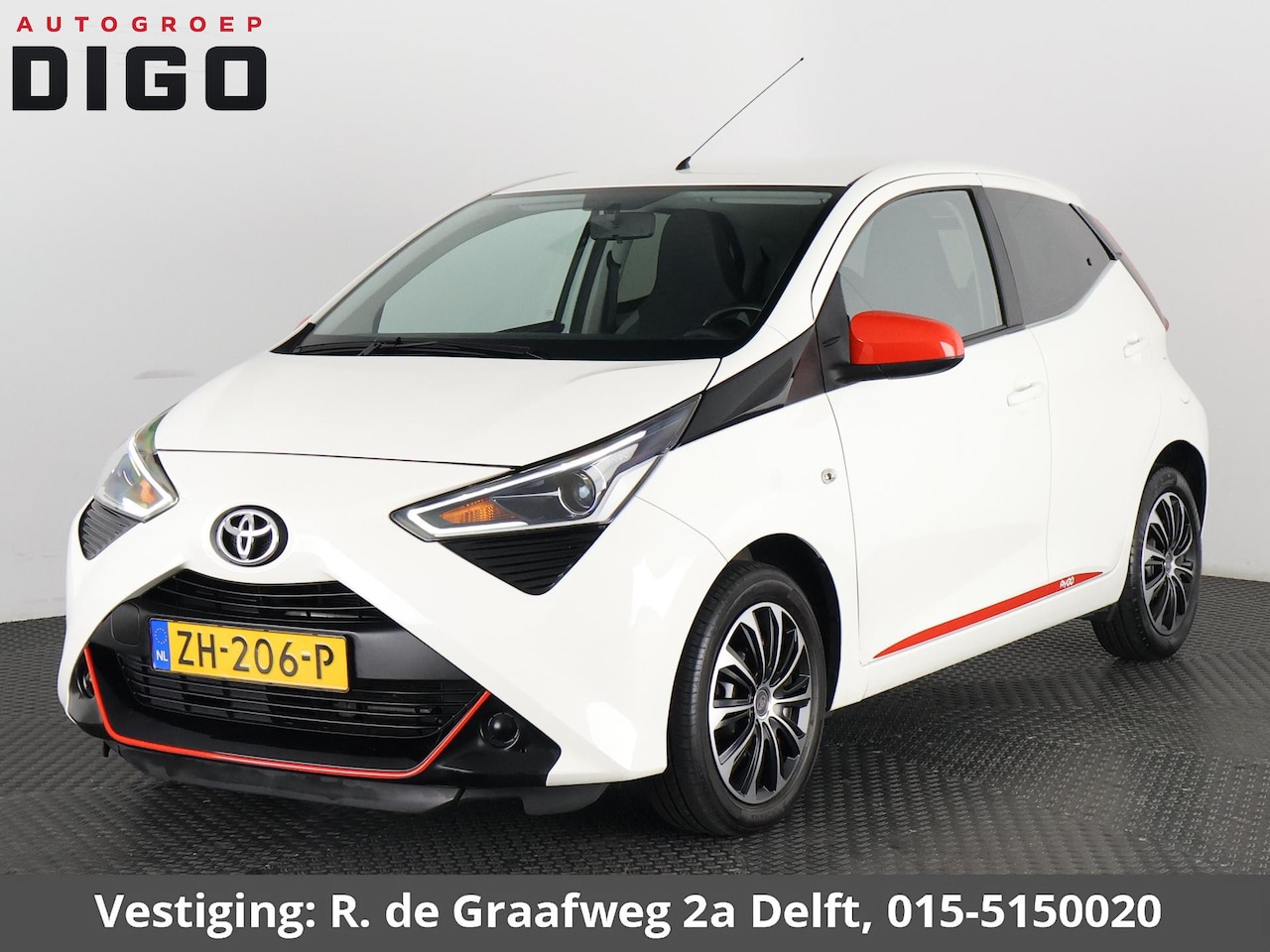 Toyota Aygo - 1.0 VVT-i X-Play + Coral Red Pack | Apple Carplay & AndroidAUTO | 1e eigenaar | Dealer Ond - AutoWereld.nl