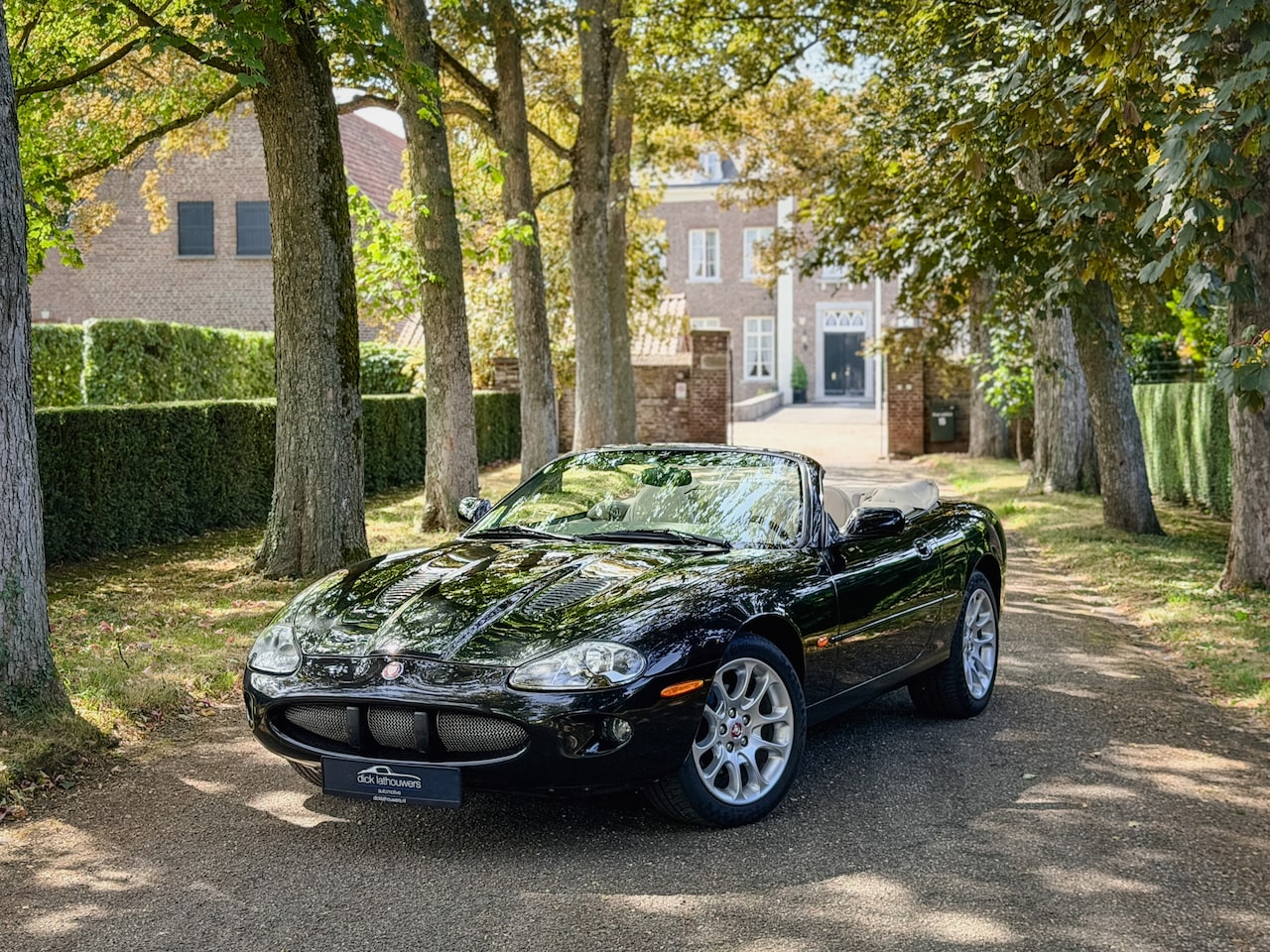Jaguar XKR - 4.0 V8 Convertible / ORG. NL / FULL SERVICE FILE - AutoWereld.nl