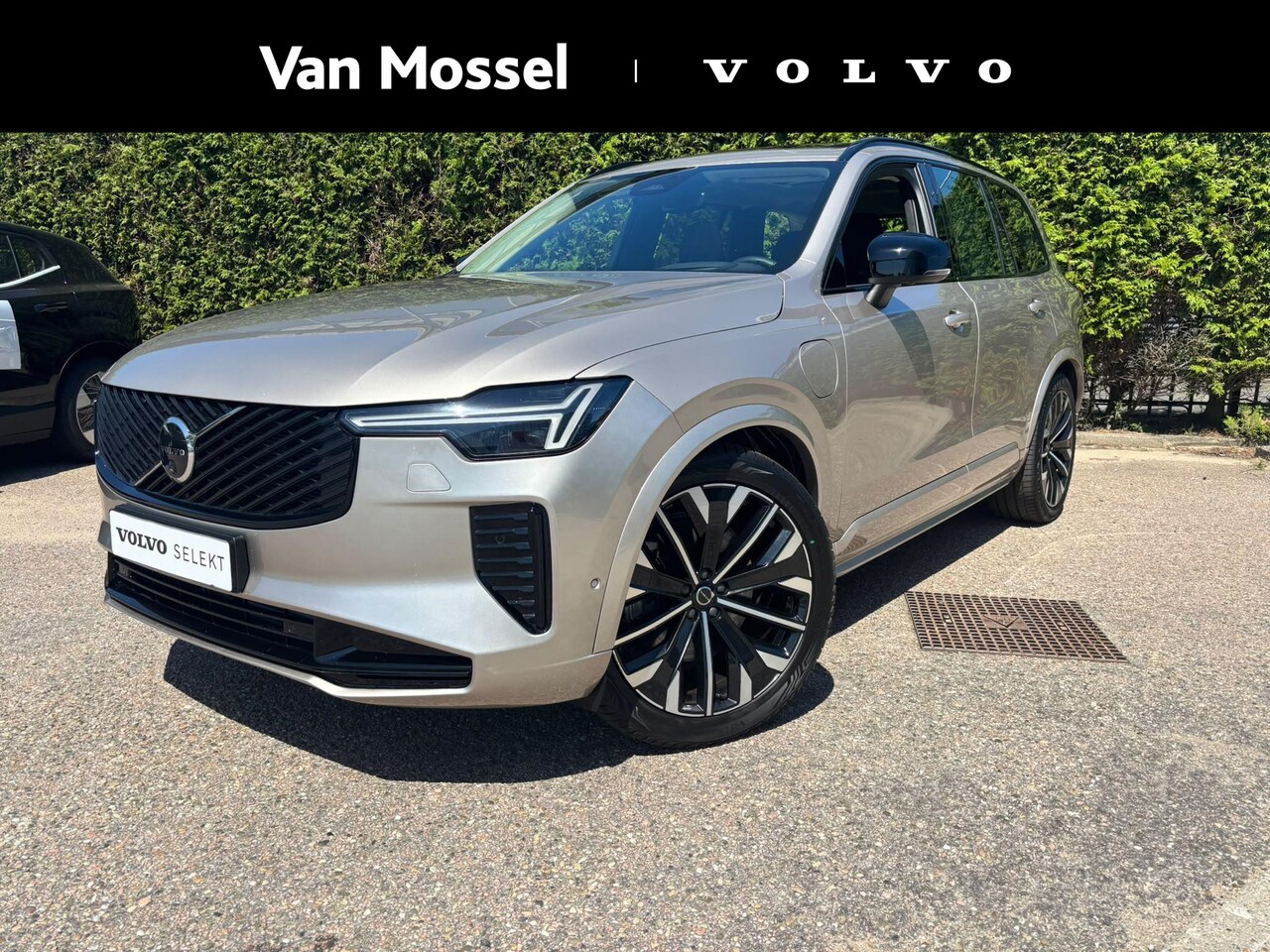 Volvo XC90 - T8 Plug-in hybrid AWD Ultra Dark Trekhaak - AutoWereld.nl