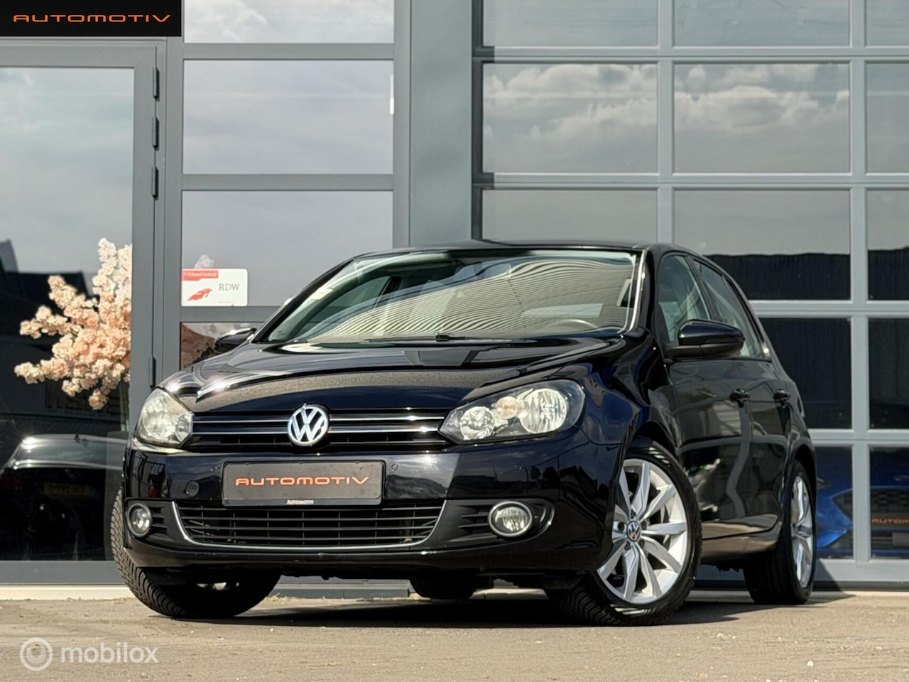 Volkswagen Golf - 1.4 TSI Highline DSG / CARPLAY / 5DRS - AutoWereld.nl