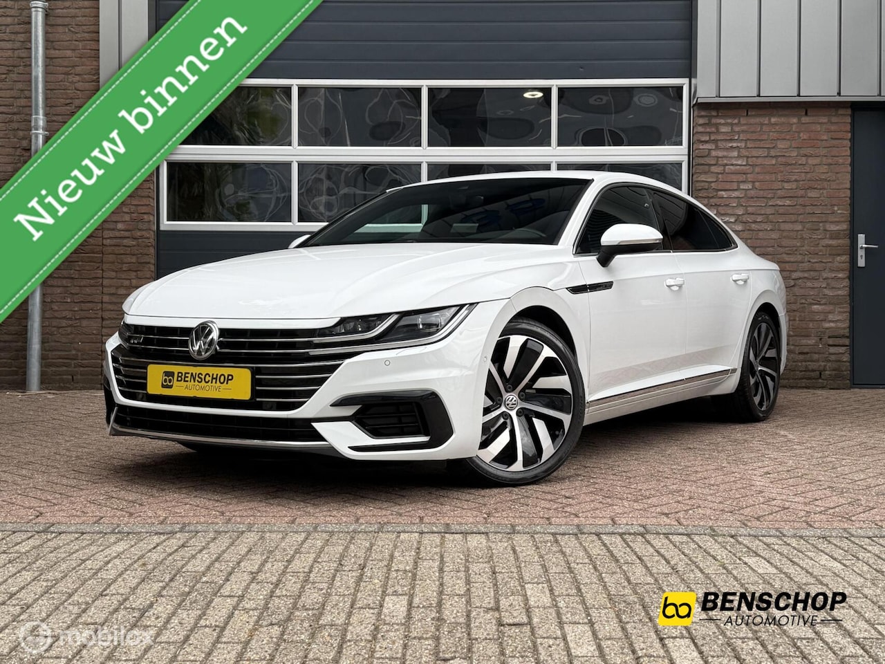 Volkswagen Arteon - 2.0 TSI R-Line Alcantara Carplay Navi Camera ACC LED 19 Inch - AutoWereld.nl
