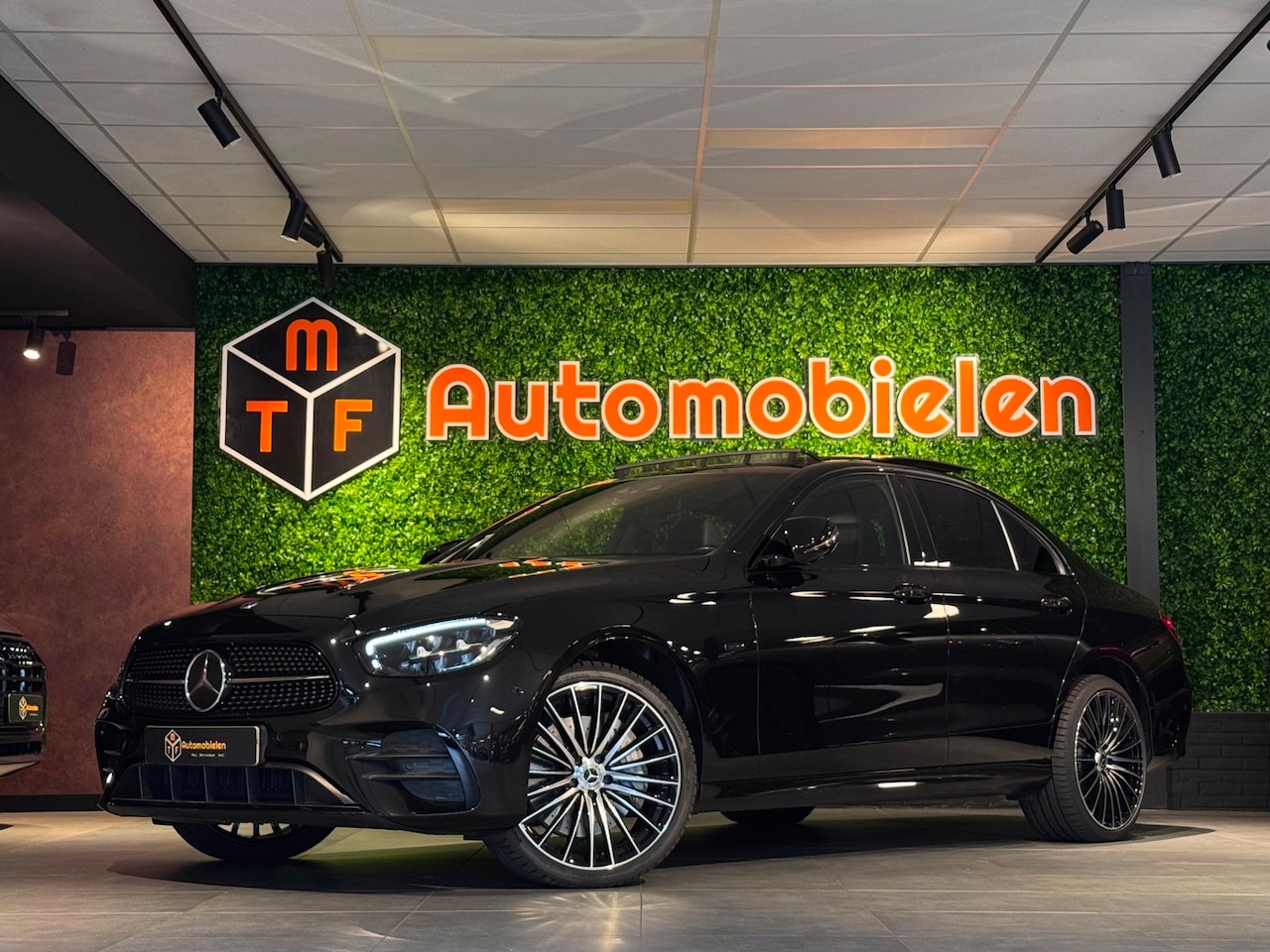 Mercedes-Benz E-klasse - 300 e AMG Line |320 PK|PANO|BURMESTER|ACC|LANEASS.|RAMVOL - AutoWereld.nl