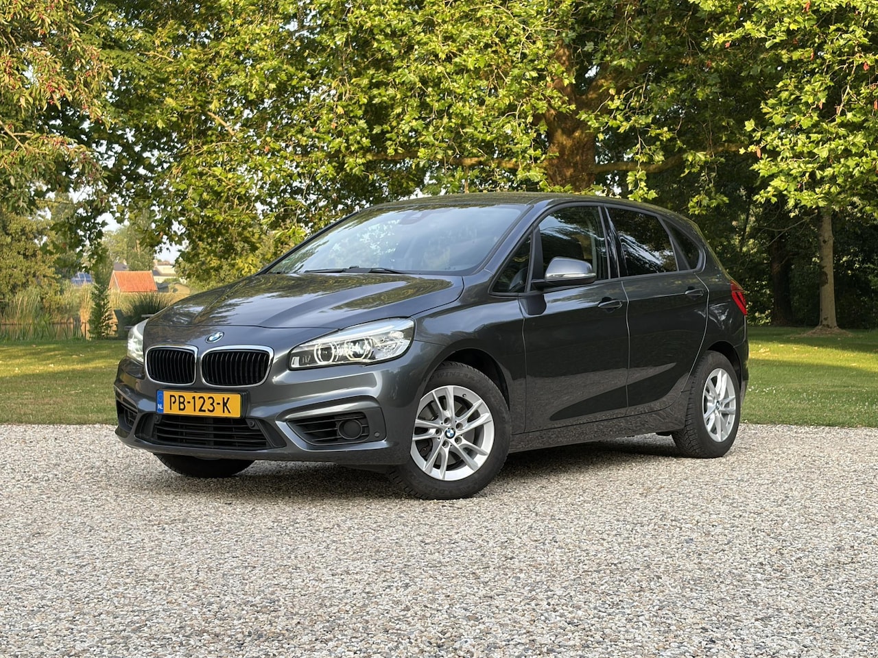 BMW 2-serie Active Tourer - 218i High Executive Aut,Carplay,Camera,Trekhaak - AutoWereld.nl