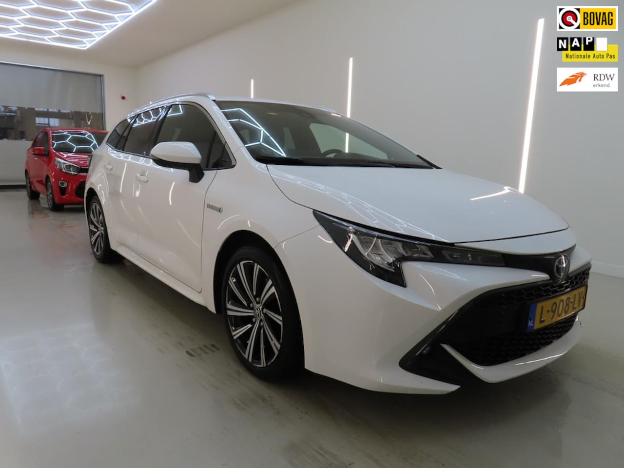 Toyota Corolla Touring Sports - 2.0 Hybrid Dynamic+Led+Leder+stoel-verw+Vitrual+Navigatie+Camera+17"Lmv = ORIG/NL-TOP DEAL - AutoWereld.nl