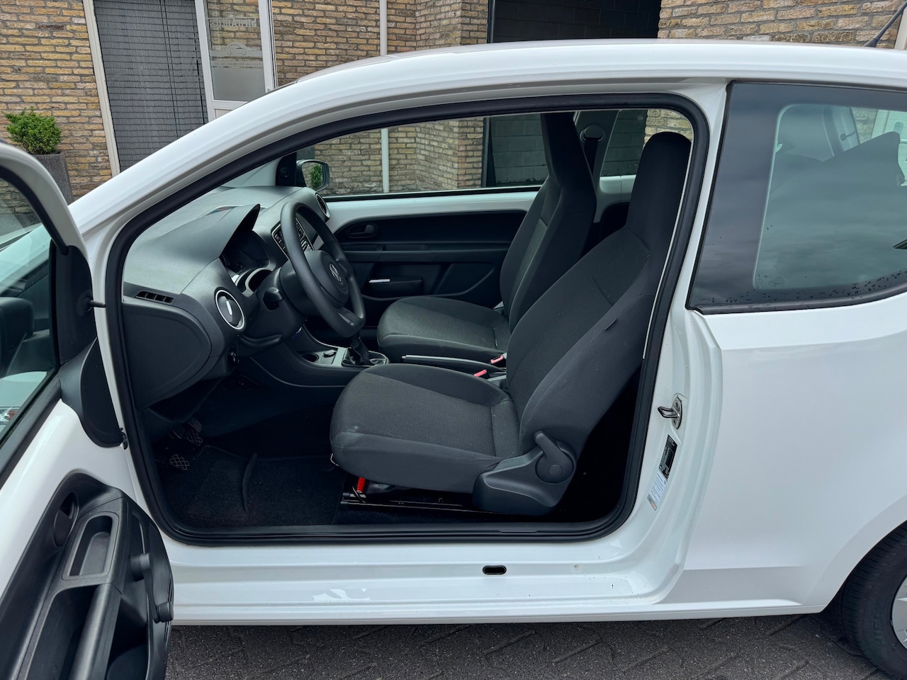 Volkswagen Up! - 1.0 Bj 2012 met slechts 68640 km Eerste eigenaar - AutoWereld.nl