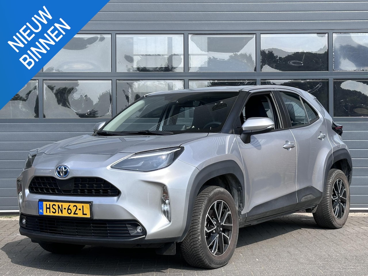 Toyota Yaris Cross - 1.5 HYBRID ACTIVE I AUTOMAAT I TREKHAAK I P-CAMERA I APPLE CARPLAY - AutoWereld.nl