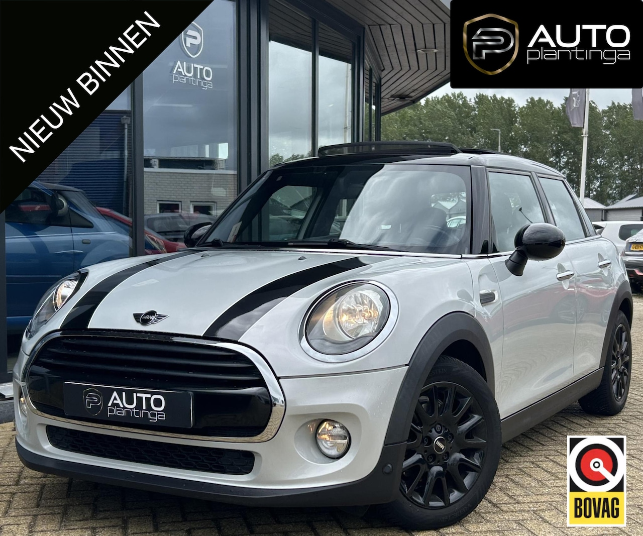 MINI 5-Deurs - 1.5 Cooper Business 136PK | PANO | NAP | Airco | Cruise Control | Lichtmetalen Velgen | Ar - AutoWereld.nl