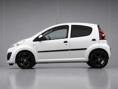 Peugeot 107 - 1.0 Active Sport (AIRCO, GROOT NAVI, BLACK/WHITE EDITION, ELEKTRISCHE RAMEN, GETINT, SPORT