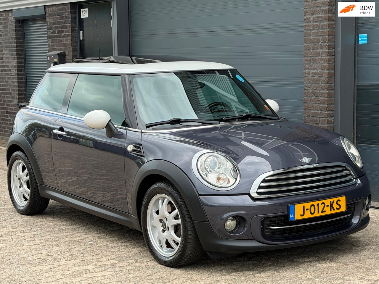 MINI 3-Deurs - 1.6 Cooper Chili PANO CLIMA CRUISE STOELVERWARMING - AutoWereld.nl