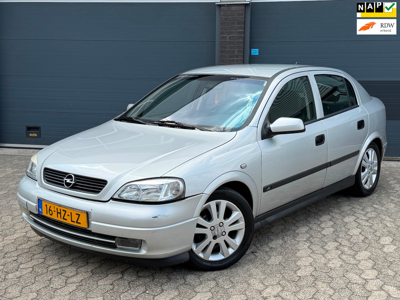 Opel Astra - 1.6 Edition|AIRCO|CRUISE|NAP|NIEUWE APK - AutoWereld.nl