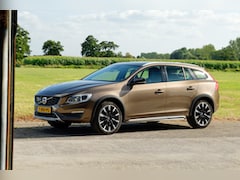 Volvo V60 Cross Country - 2.0 D4 Summum INSCRIPTION | FULL OPTION | Uniek | Twilight Bronze-Metallic | 2e eigenaar