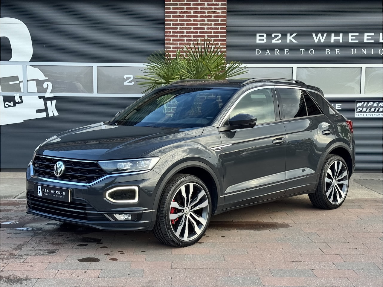 Volkswagen T-Roc - 1.5 TSI Sport R-line | 3x R-line | LED | ACC | Virtual | Carplay | Rijklaar + nieuwe apk - AutoWereld.nl