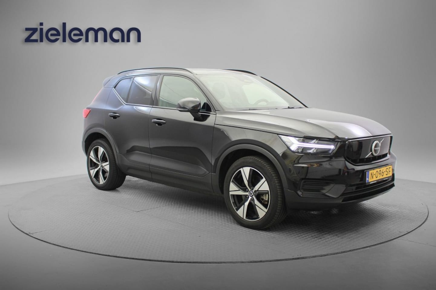 Volvo XC40 - Recharge Plus - Digitaal Cockpit, Carplay, Camera, Stoelverw. - AutoWereld.nl