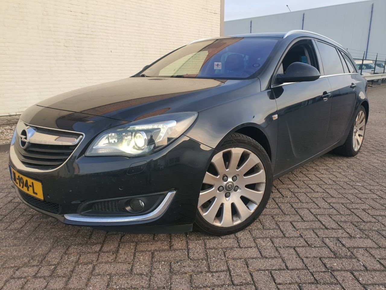 Opel Insignia Sports Tourer - 1.6 CDTI EF Bns+ |ECC|LEER|NAVI|OLIEPOMP DEFECT|2016 - AutoWereld.nl