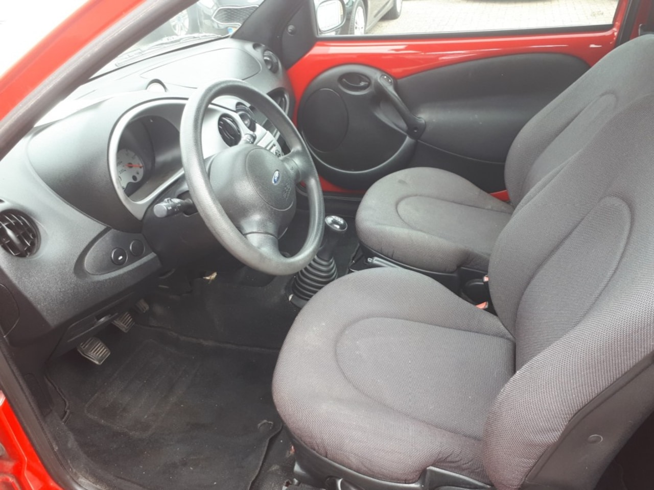Ford Ka - 1.3 Cool en Sound RADIO CD/AIRCO/ELEC.RAMEN/1E EIGENAAR