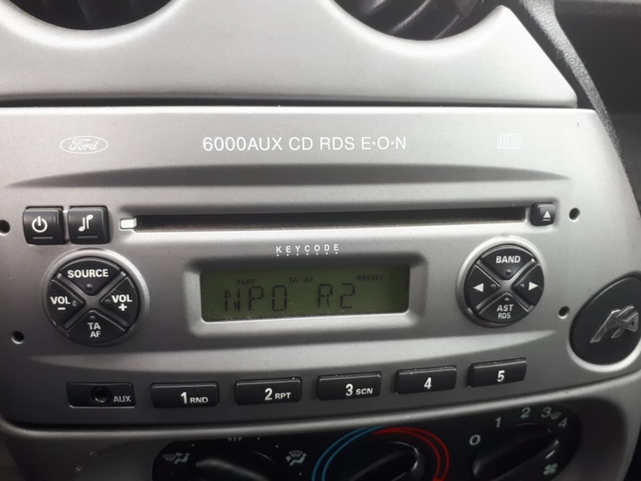 Ford Ka - 1.3 Cool en Sound RADIO CD/AIRCO/ELEC.RAMEN/1E EIGENAAR