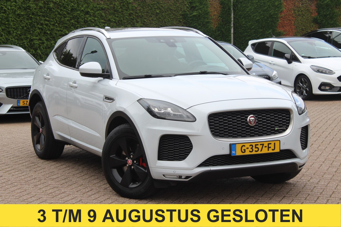 Jaguar E-Pace - 2.0 P250 AWD SE / Panoramadak / Camera / Head-up / Leder / 19'' / Meridian / Memory seats - AutoWereld.nl