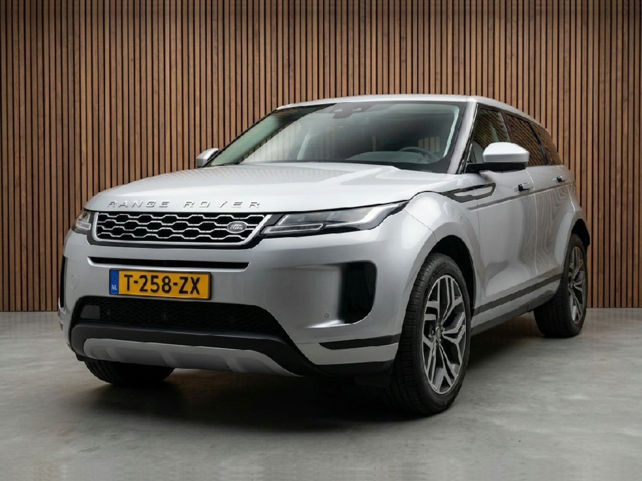 Land Rover Range Rover Evoque - 2.0 P200 AWD S leer / panoramadak / navigatie / camera - AutoWereld.nl