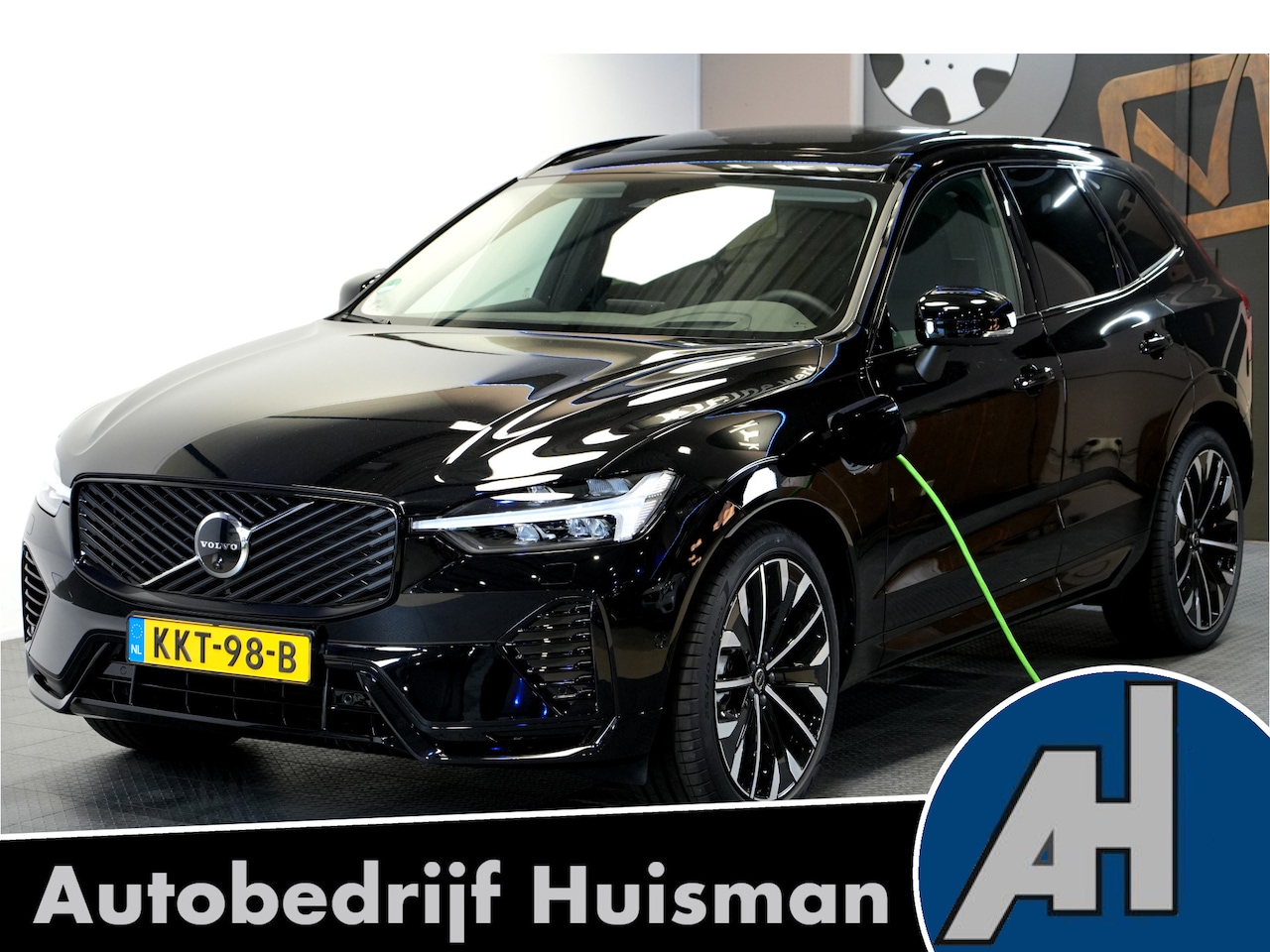 Volvo XC60 - 2.0 T6 AWD 293kW/399pk Aut8 Plug-in hybrid Ultra Dark Facelift! LUCHTVERING + PANORAMADAK - AutoWereld.nl
