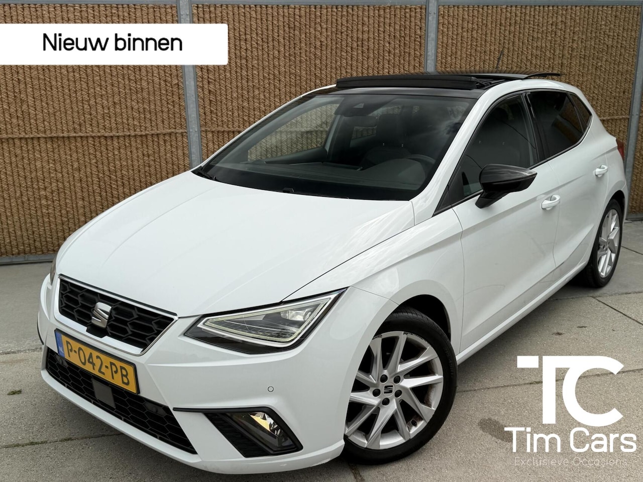 SEAT Ibiza - 1.0 EcoTSI FR Plus Panoramadak | Stoelverwarming | LED verlichting | Climate control | Cru - AutoWereld.nl