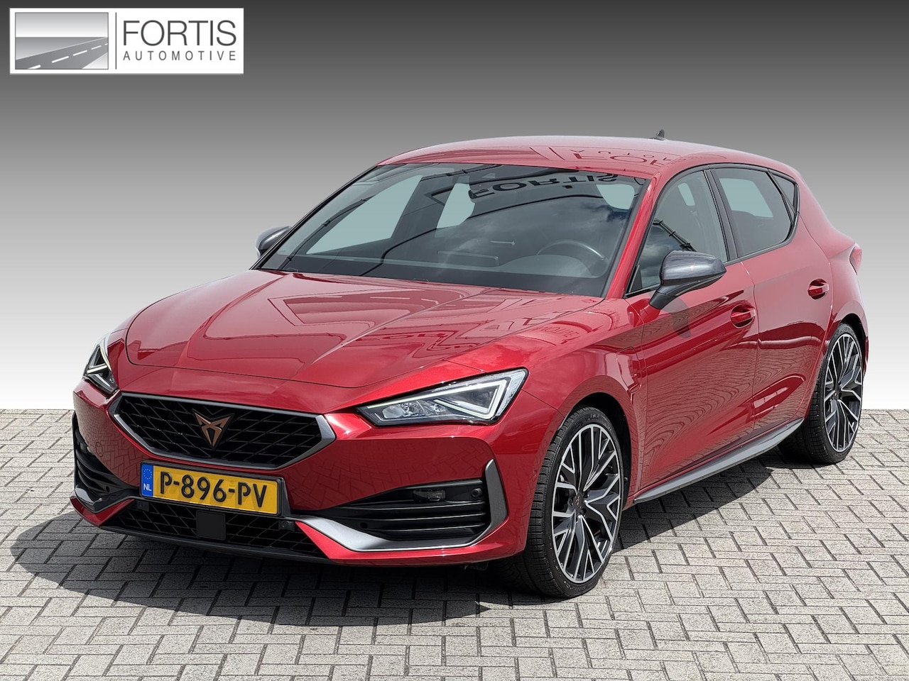 CUPRA Leon - 1.4 e-Hybrid VZ Adrenaline NL-AUTO | 1/2 LEDER | PLUG IN - AutoWereld.nl