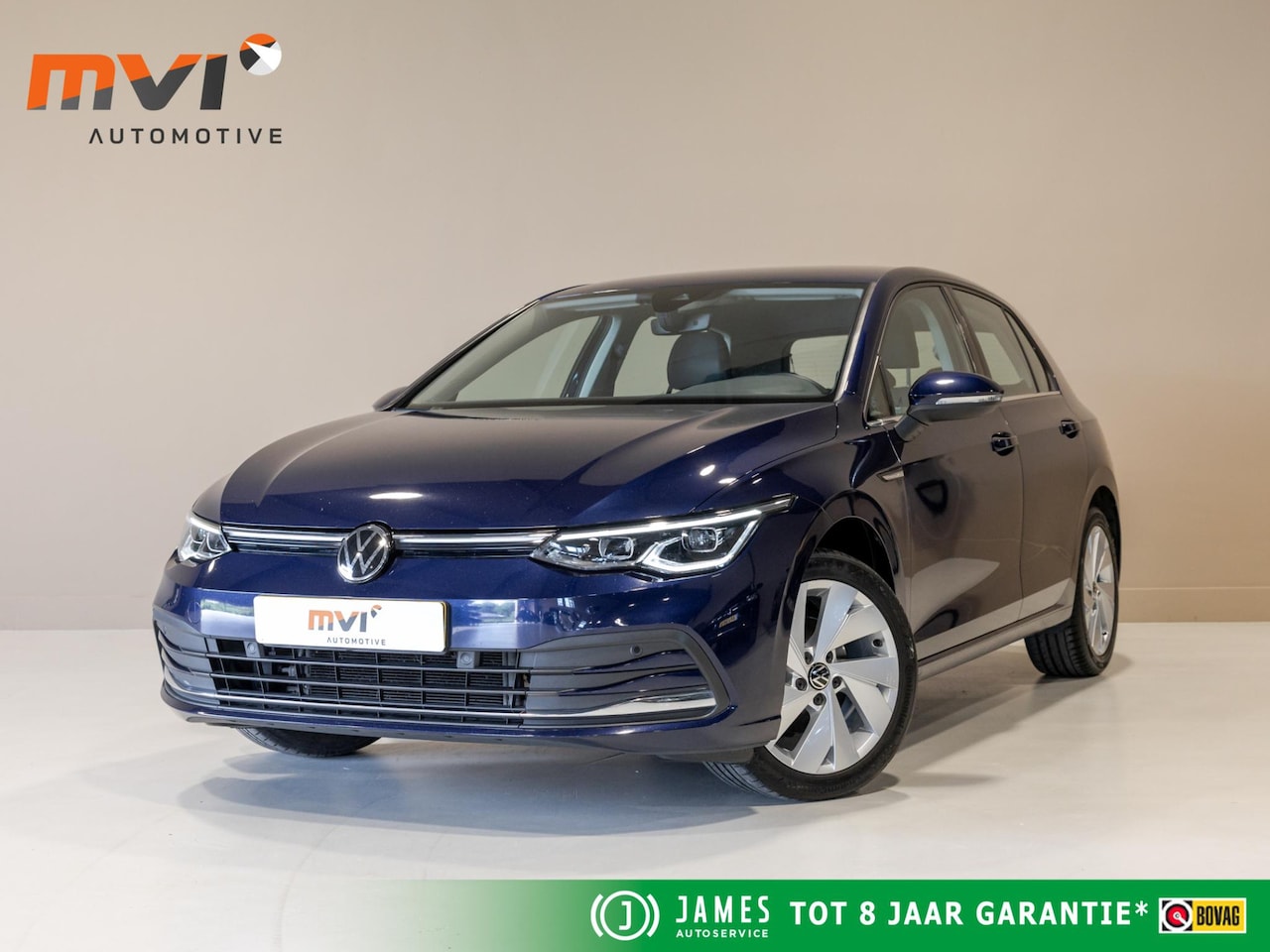 Volkswagen Golf - 1.5 eTSI R-Line Business+ 150pk / Dodehoek detectie / Elektrisch verstelbare stoelen met g - AutoWereld.nl