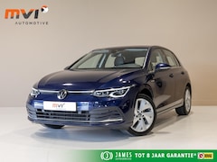 Volkswagen Golf - 1.5 eTSI R-Line Business+ 150pk / Dodehoek detectie / Elektrisch verstelbare stoelen met g